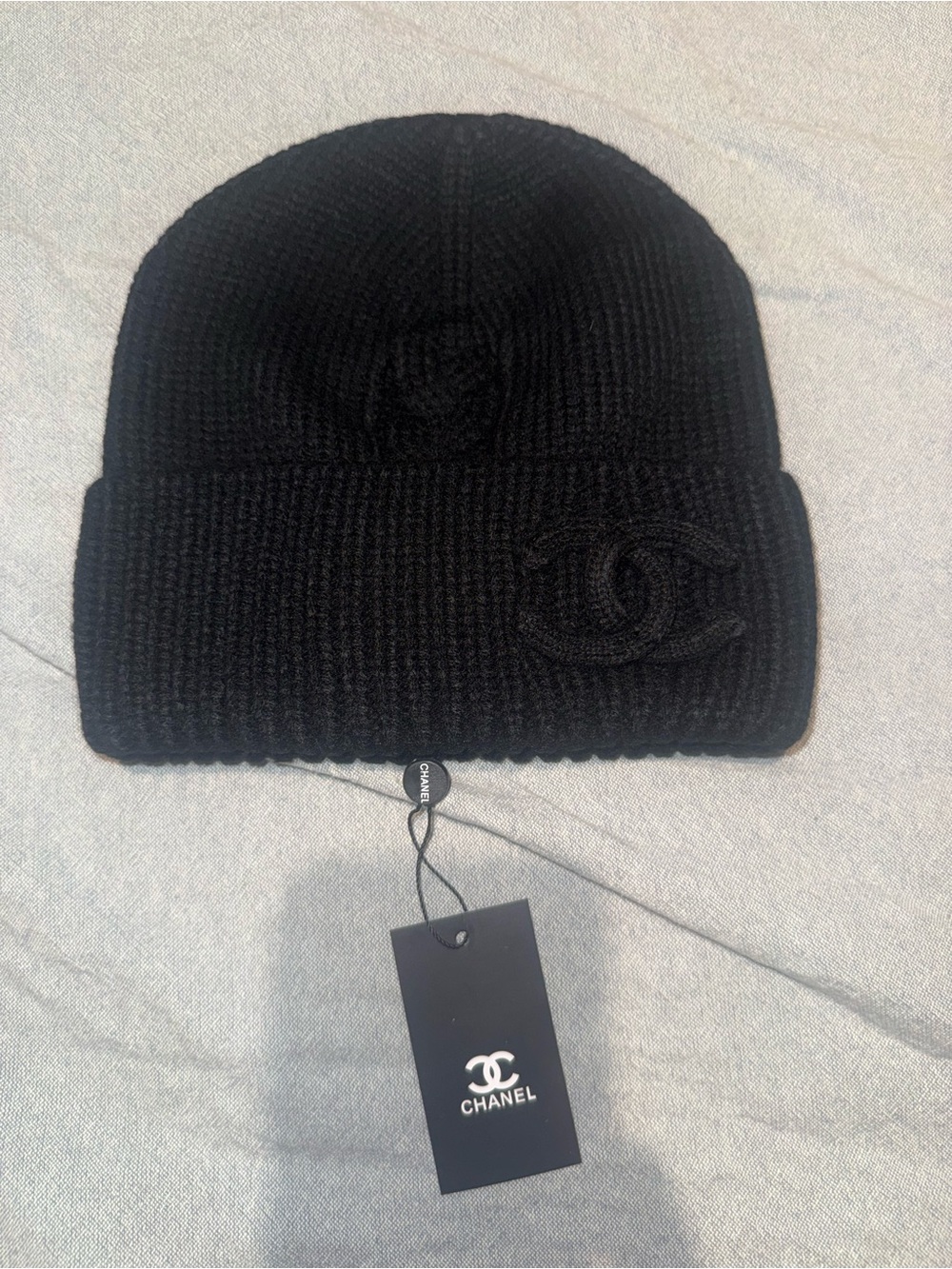 CHANEL Black Ribbed Knit Cuff Beanie with Tonal CC Logo